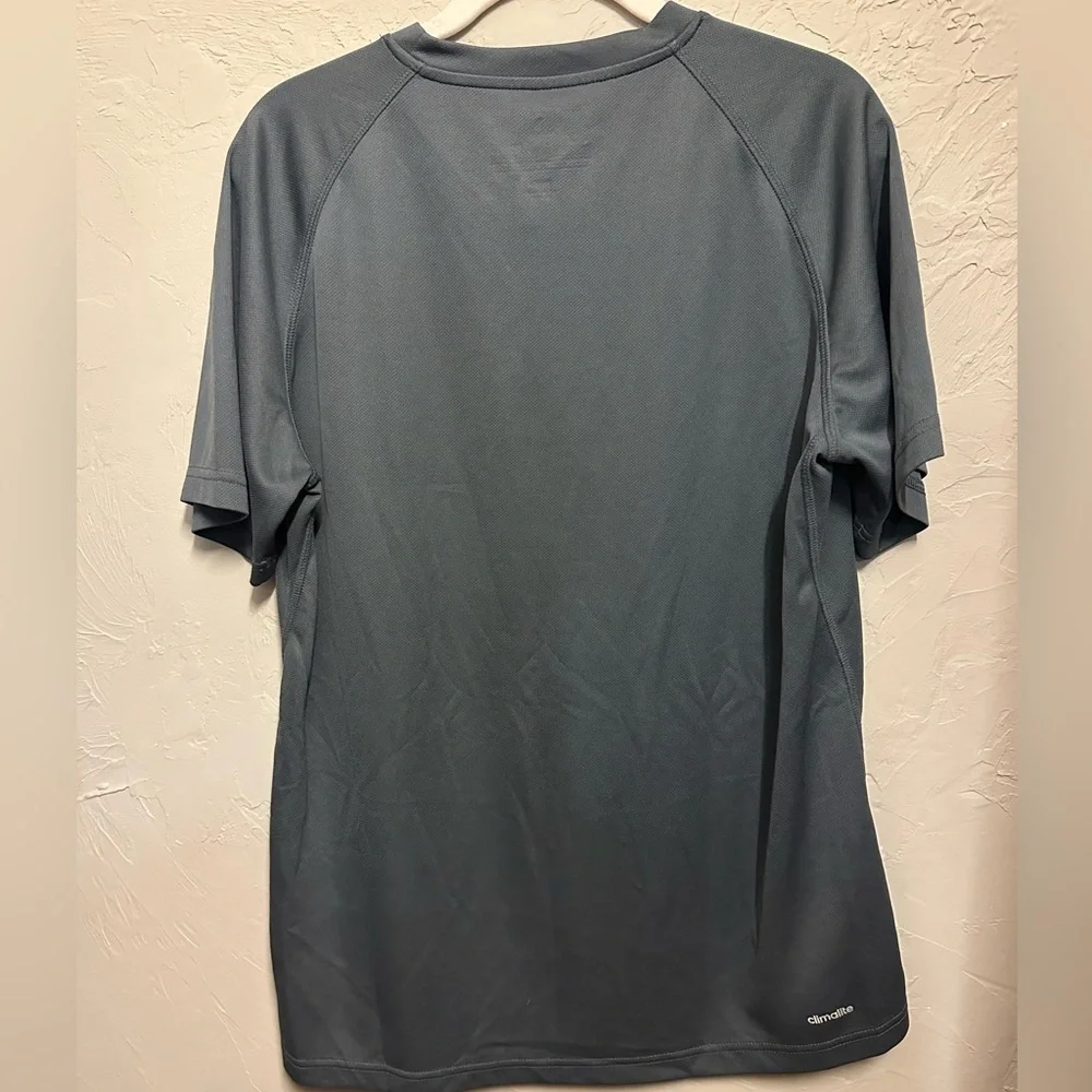 Adida’s Grey Short Sleeve Top - large